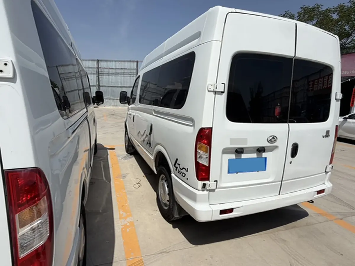 2020 MAXUS XinTu V80 2.5T 136HP L4 6MT,autocango,china used car exporter,china ev exporter,chinese used car exporter,chinese used ev exporter