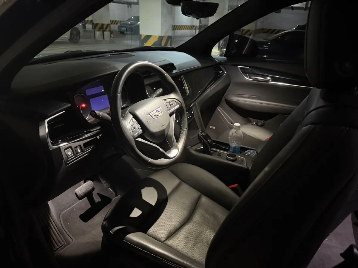 2022 Cadillac XT6 2.0T 237HP L4 9AT,autocango,china used car exporter,china ev exporter,chinese used car exporter,chinese used ev exporter