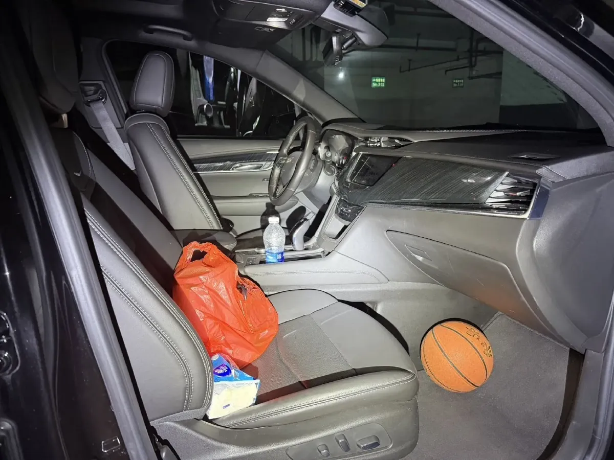 2022 Cadillac XT6 2.0T 237HP L4 9AT,autocango,china used car exporter,china ev exporter,chinese used car exporter,chinese used ev exporter
