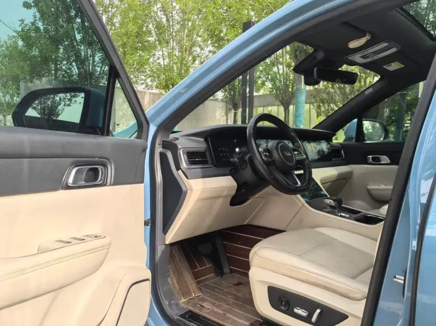 2021 Li ONE Range Extended 131HP REEV 40.5KWH,autocango,china used car exporter,china ev exporter,chinese used car exporter,chinese used ev exporter