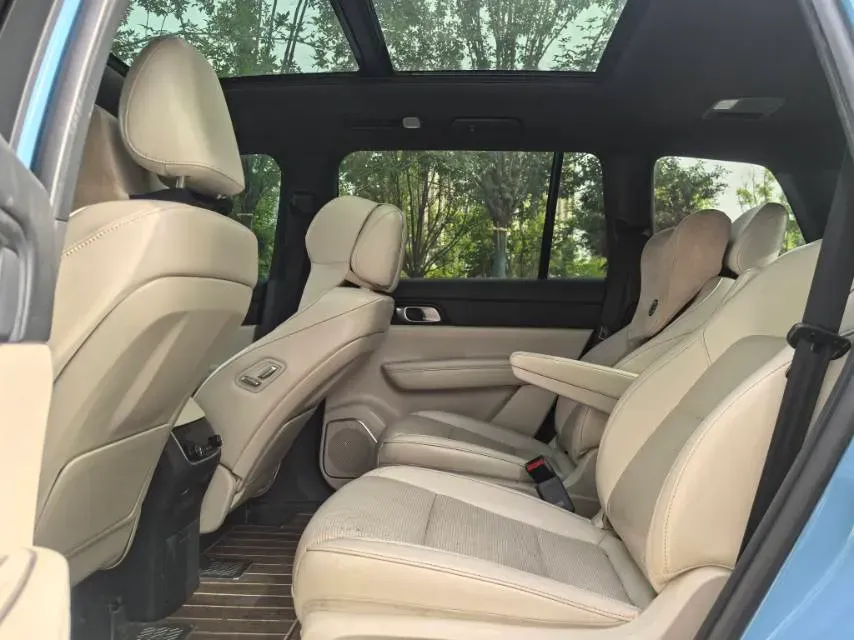 2021 Li ONE Range Extended 131HP REEV 40.5KWH,autocango,china used car exporter,china ev exporter,chinese used car exporter,chinese used ev exporter