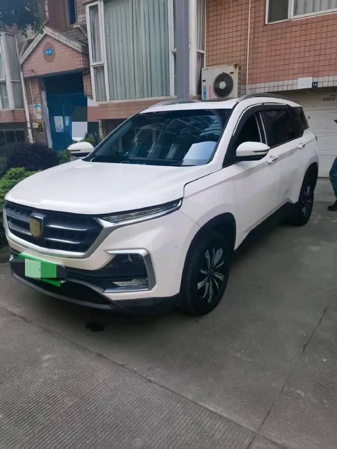 2018 BaoJun 530 1.5T 150HP L4 6DCT,autocango,china used car exporter,china ev exporter,chinese used car exporter,chinese used ev exporter