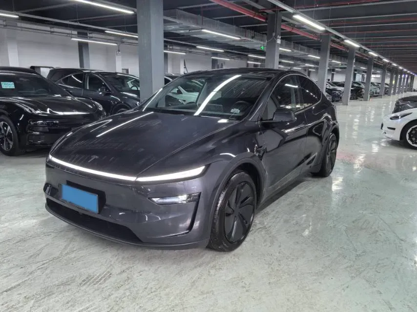 2025 Tesla Model Y BEV 62.5KWH,autocango,china used car exporter,china ev exporter,chinese used car exporter,chinese used ev exporter