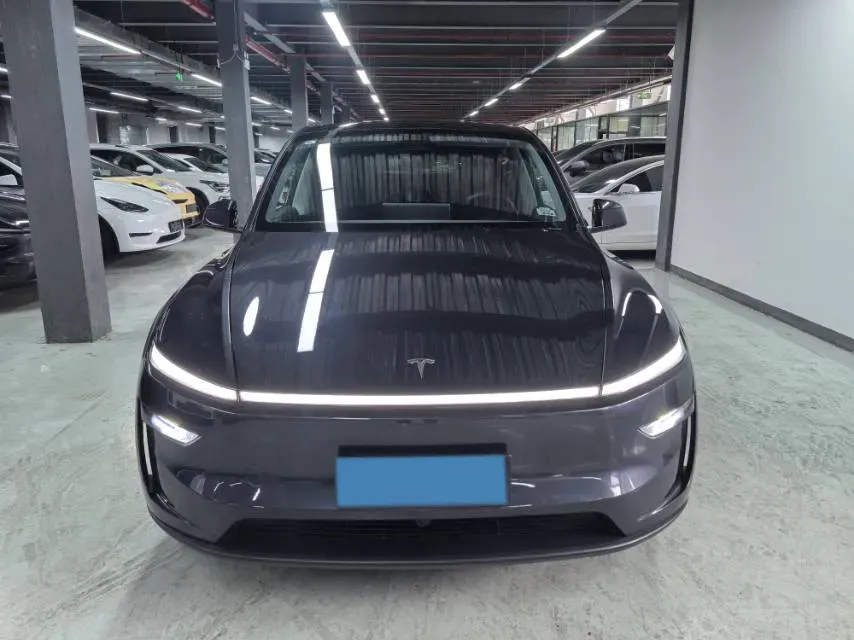 2025 Tesla Model Y BEV 62.5KWH,autocango,china used car exporter,china ev exporter,chinese used car exporter,chinese used ev exporter