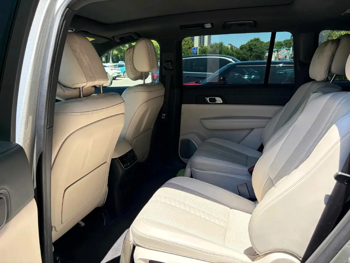 2020 Li ONE Range Extended 131HP REEV 40.5KWH,autocango,china used car exporter,china ev exporter,chinese used car exporter,chinese used ev exporter