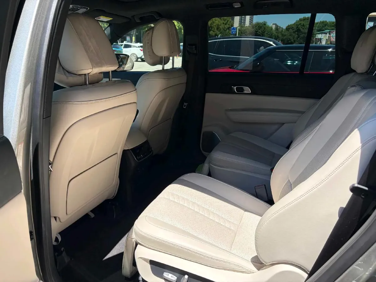 2020 Li ONE Range Extended 131HP REEV 40.5KWH,autocango,china used car exporter,china ev exporter,chinese used car exporter,chinese used ev exporter