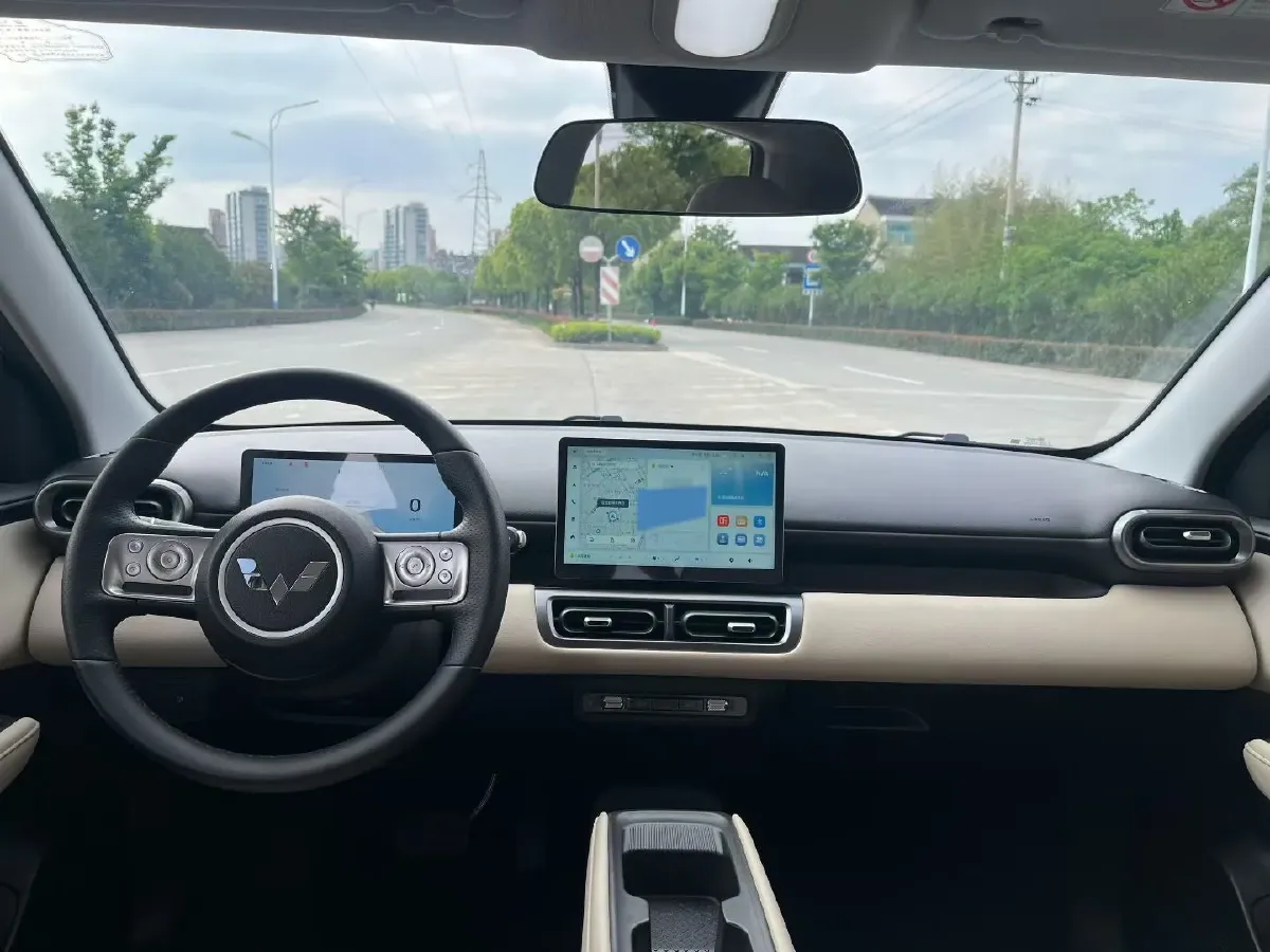 2024 WuLing BinGuoPLUS BEV 50.6KWH,autocango,china used car exporter,china ev exporter,chinese used car exporter,chinese used ev exporter