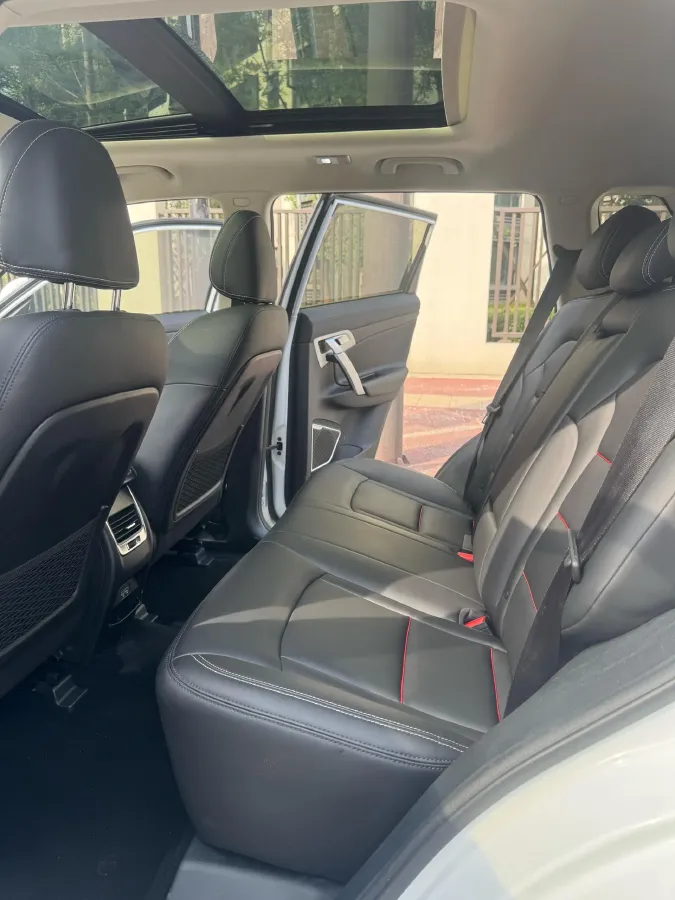 2020 Roewe i6 1.5T 169HP L4 7DCT,autocango,china used car exporter,china ev exporter,chinese used car exporter,chinese used ev exporter