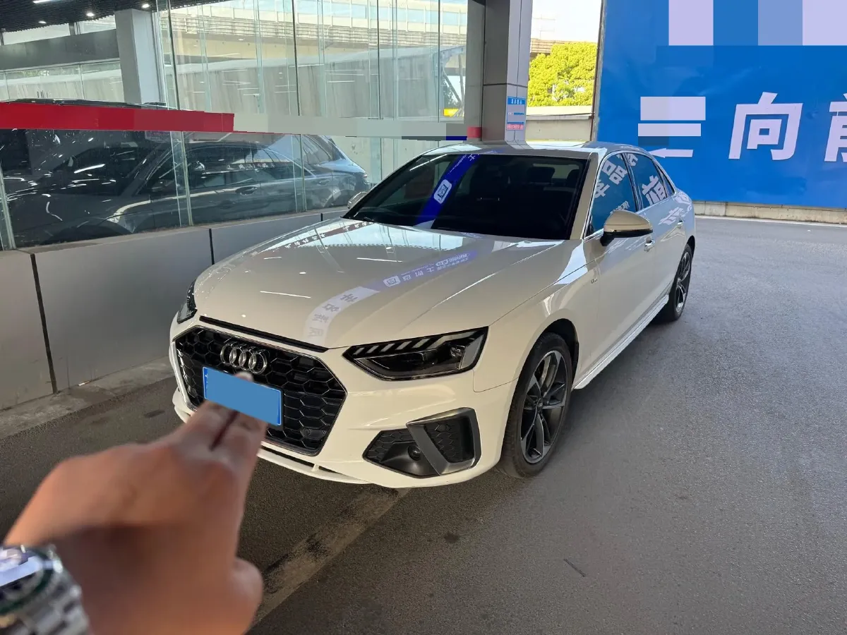 2020 Audi A4L 2.0T 190HP L4 7DCT,autocango,china used car exporter,china ev exporter,chinese used car exporter,chinese used ev exporter