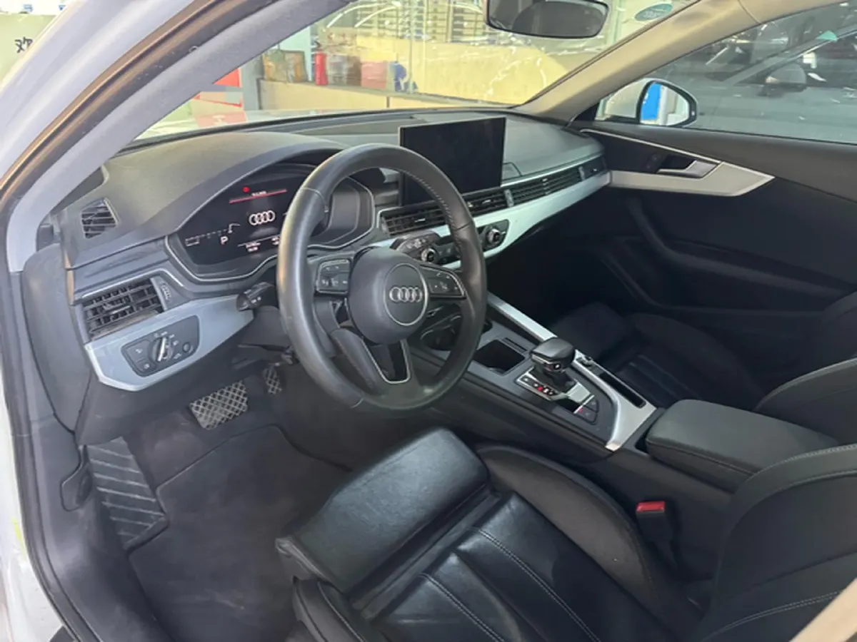 2020 Audi A4L 2.0T 190HP L4 7DCT,autocango,china used car exporter,china ev exporter,chinese used car exporter,chinese used ev exporter