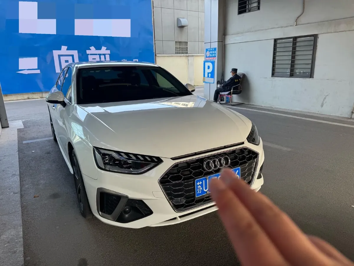 2020 Audi A4L 2.0T 190HP L4 7DCT,autocango,china used car exporter,china ev exporter,chinese used car exporter,chinese used ev exporter