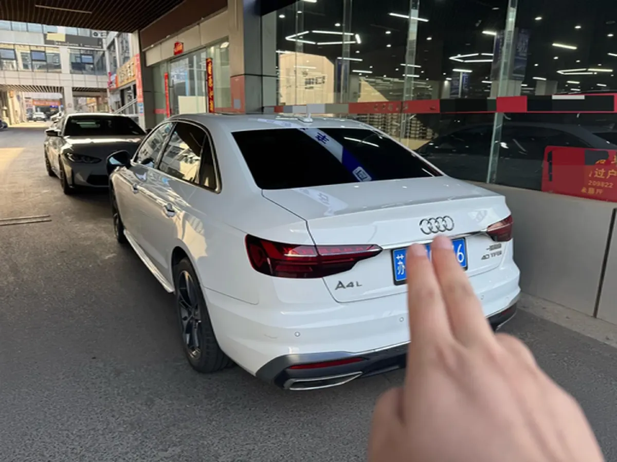 2020 Audi A4L 2.0T 190HP L4 7DCT,autocango,china used car exporter,china ev exporter,chinese used car exporter,chinese used ev exporter