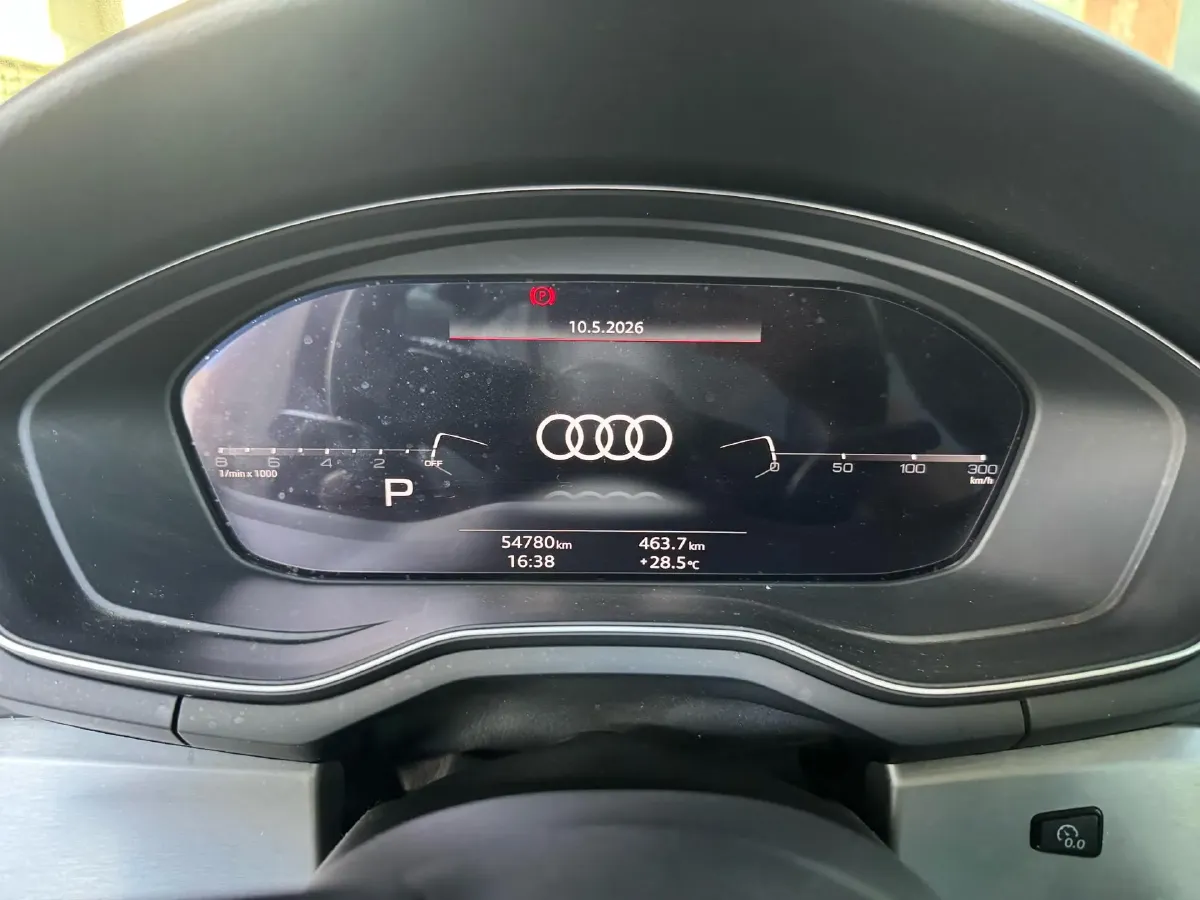 2020 Audi A4L 2.0T 190HP L4 7DCT,autocango,china used car exporter,china ev exporter,chinese used car exporter,chinese used ev exporter