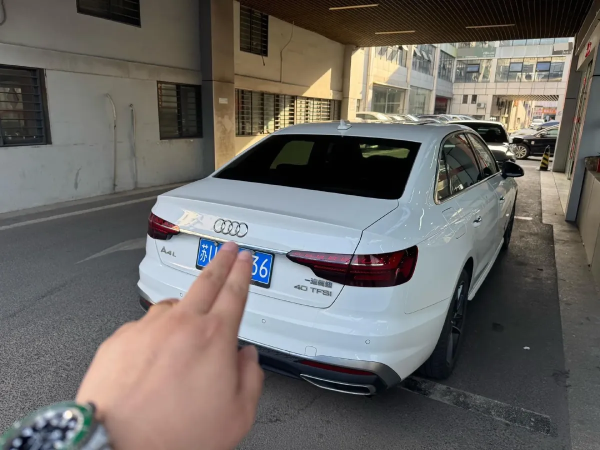 2020 Audi A4L 2.0T 190HP L4 7DCT,autocango,china used car exporter,china ev exporter,chinese used car exporter,chinese used ev exporter