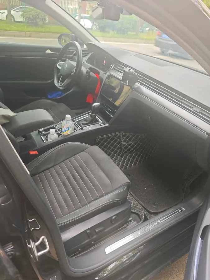 2020 Volkswagen Magotan 2.0T 186HP L4 7DCT,autocango,china used car exporter,china ev exporter,chinese used car exporter,chinese used ev exporter