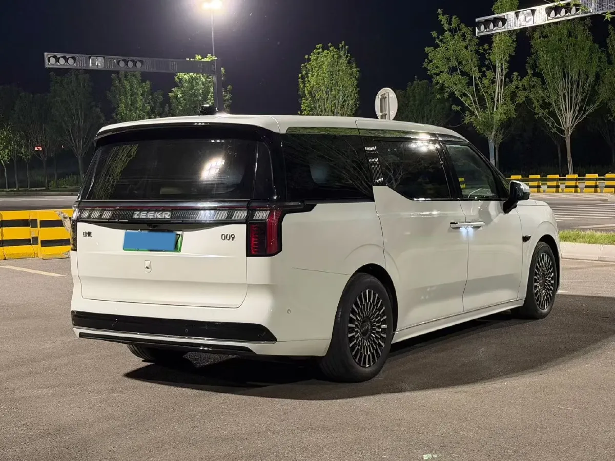 2022 Zeekr 009 BEV 116KWH,autocango,china used car exporter,china ev exporter,chinese used car exporter,chinese used ev exporter
