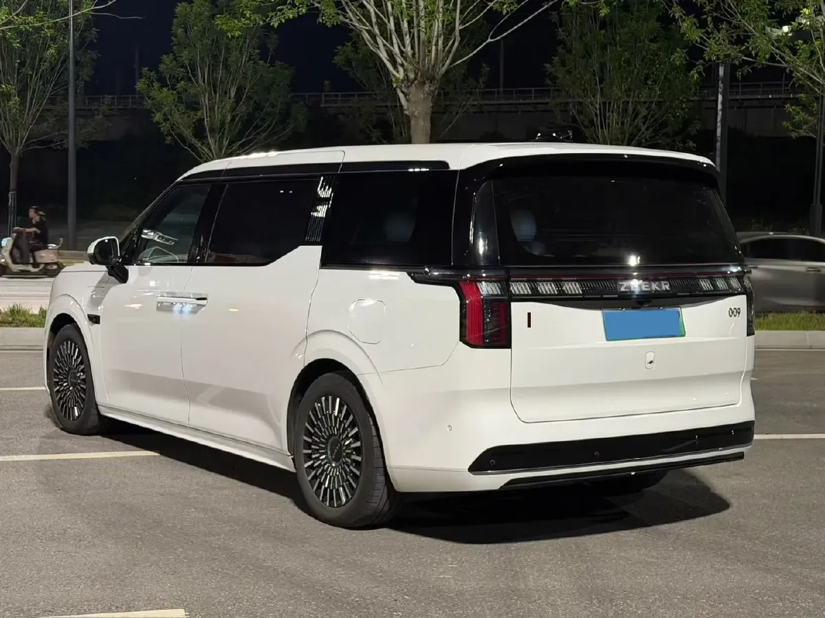 2022 Zeekr 009 BEV 116KWH,autocango,china used car exporter,china ev exporter,chinese used car exporter,chinese used ev exporter