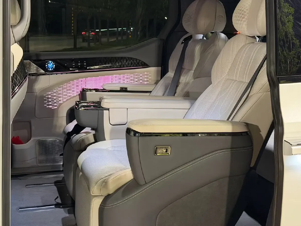 2022 Zeekr 009 BEV 116KWH,autocango,china used car exporter,china ev exporter,chinese used car exporter,chinese used ev exporter