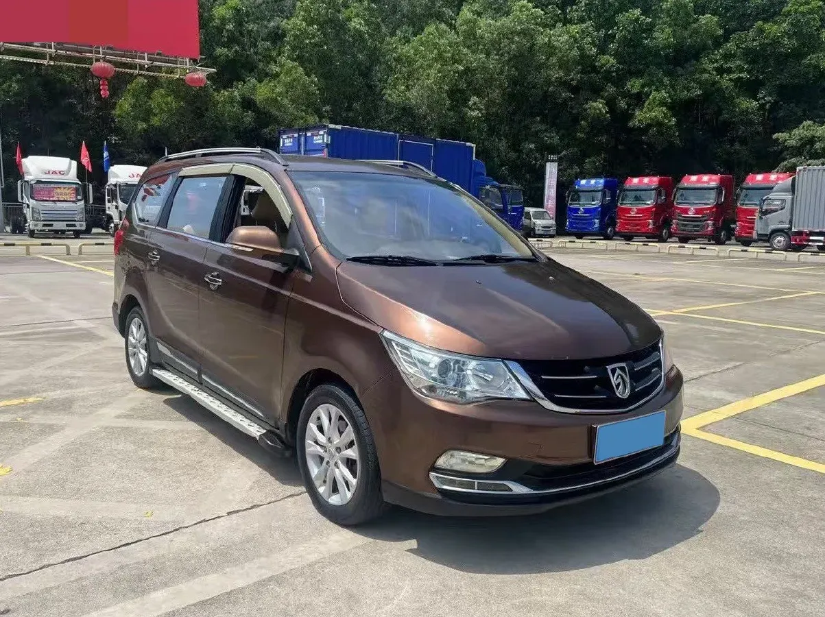 2016 BaoJun 730 1.5L 112HP L4 5MT,autocango,china used car exporter,china ev exporter,chinese used car exporter,chinese used ev exporter