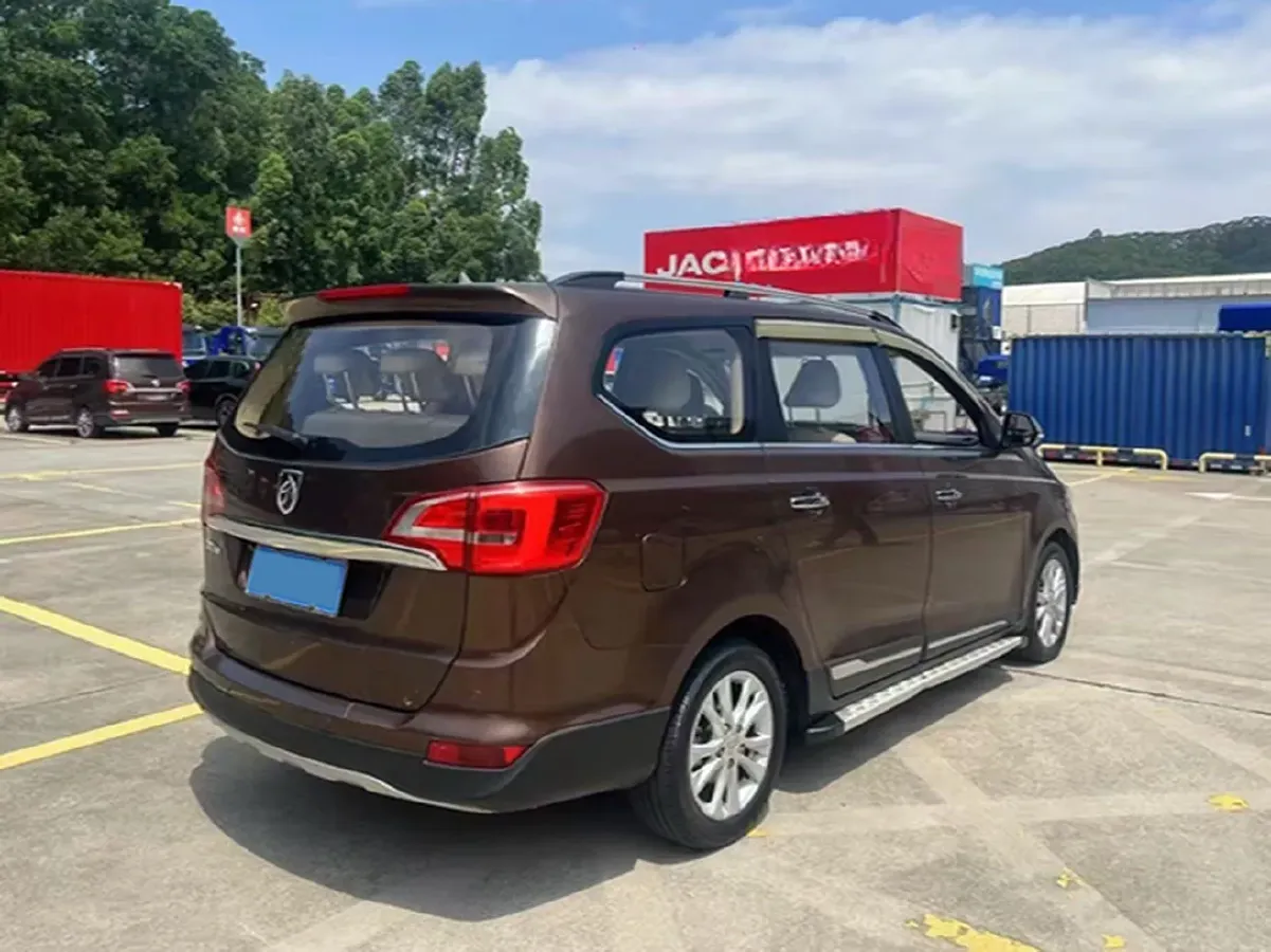 2016 BaoJun 730 1.5L 112HP L4 5MT,autocango,china used car exporter,china ev exporter,chinese used car exporter,chinese used ev exporter