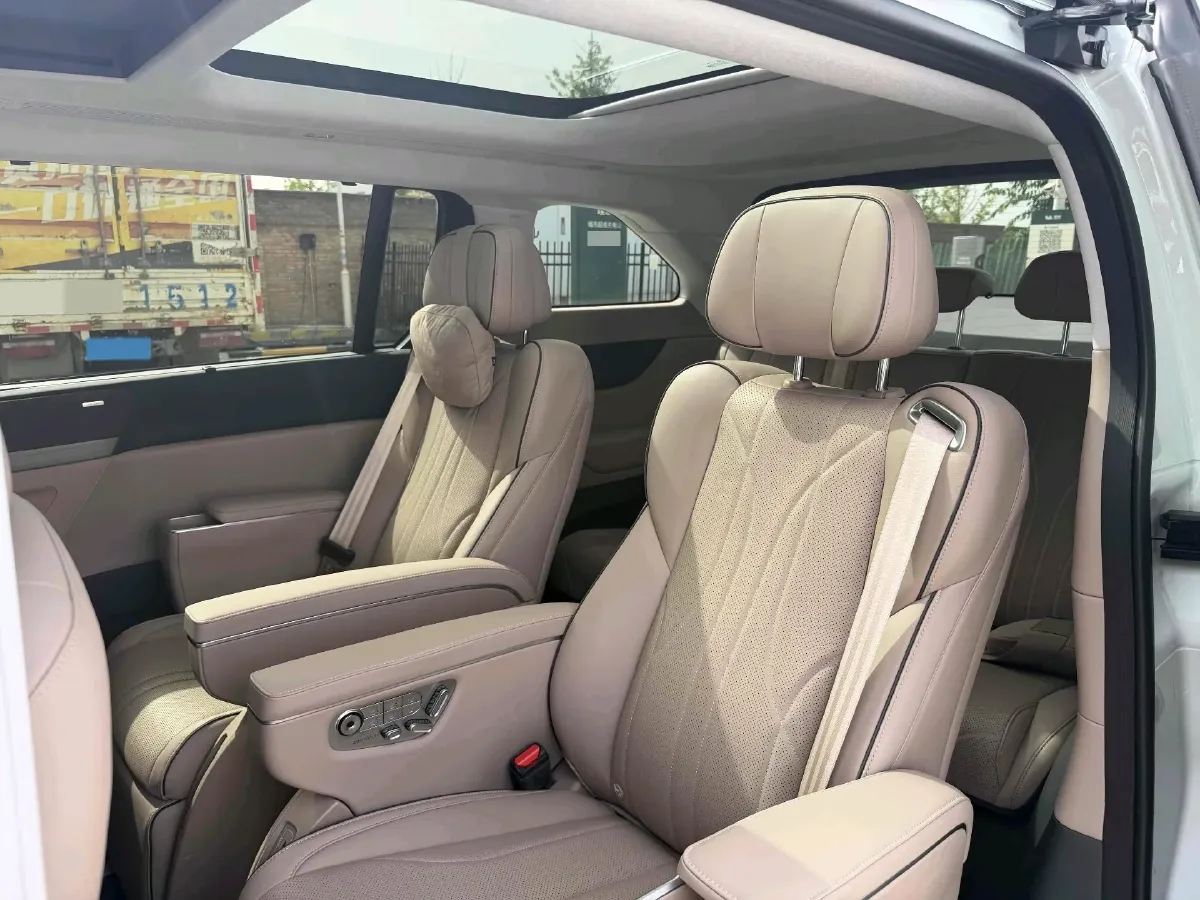 2025 Xpeng X9 BEV,autocango,china used car exporter,china ev exporter,chinese used car exporter,chinese used ev exporter