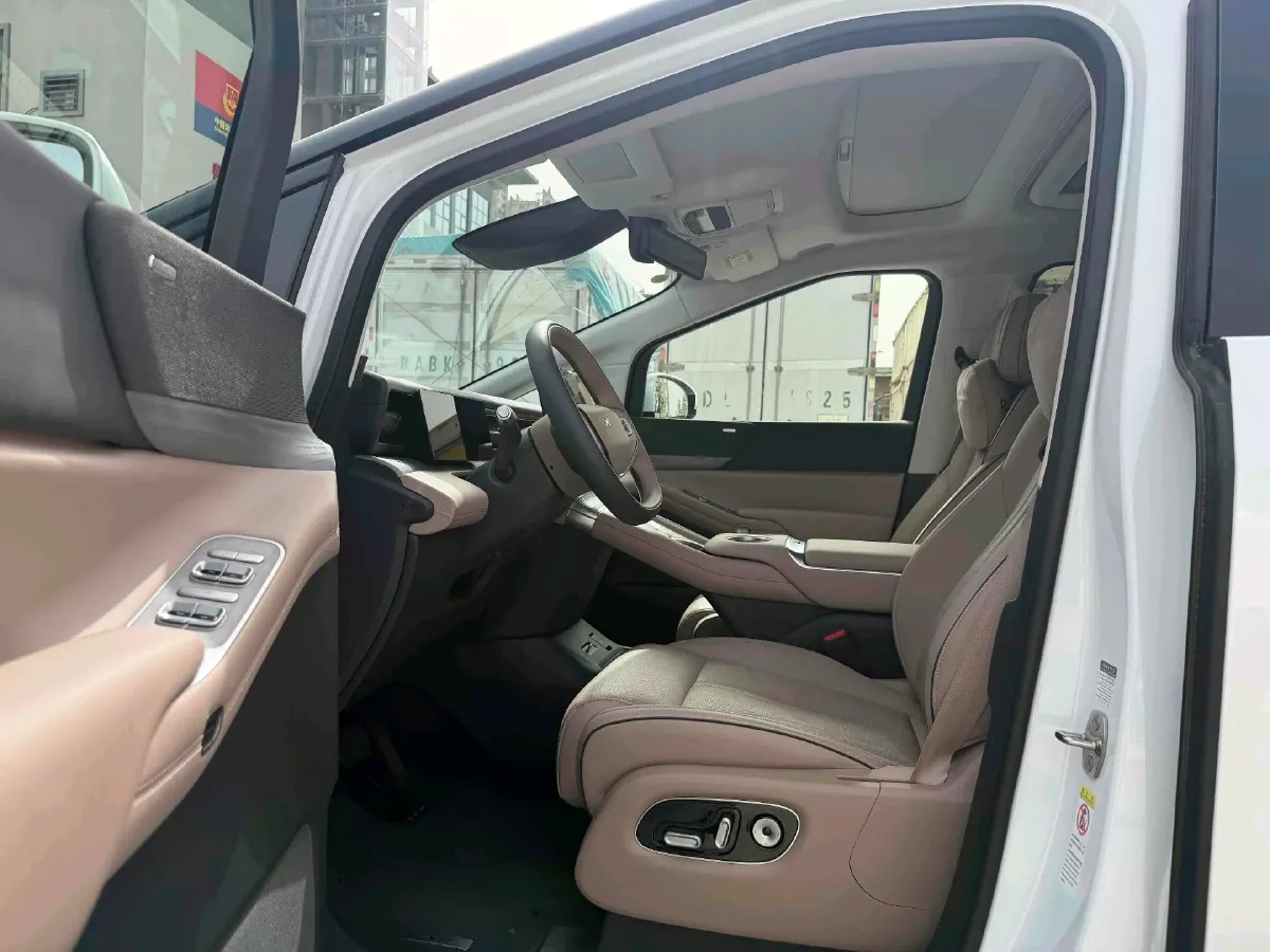 2025 Xpeng X9 BEV,autocango,china used car exporter,china ev exporter,chinese used car exporter,chinese used ev exporter