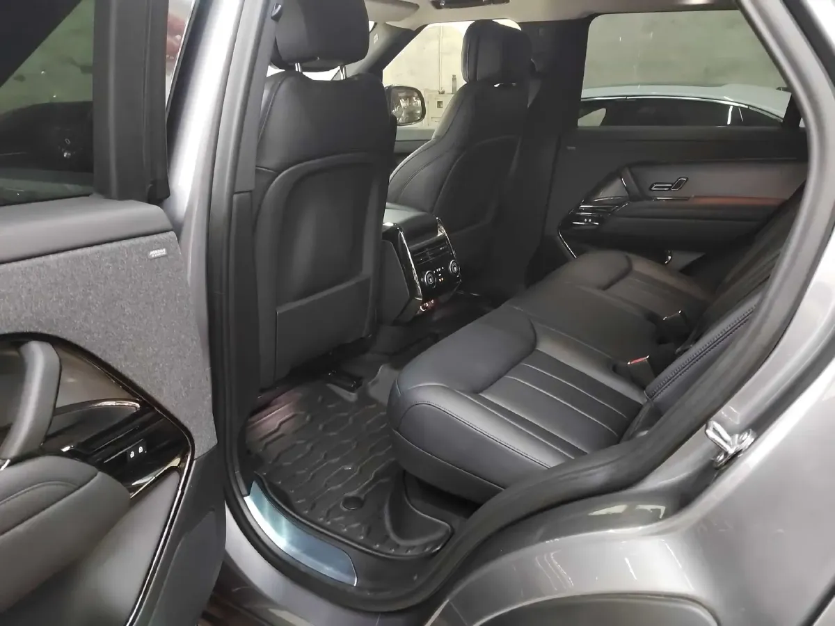 2024 Land Rover Range Rover Sport 3.0T 400HP L6 8AT,autocango,china used car exporter,china ev exporter,chinese used car exporter,chinese used ev exporter