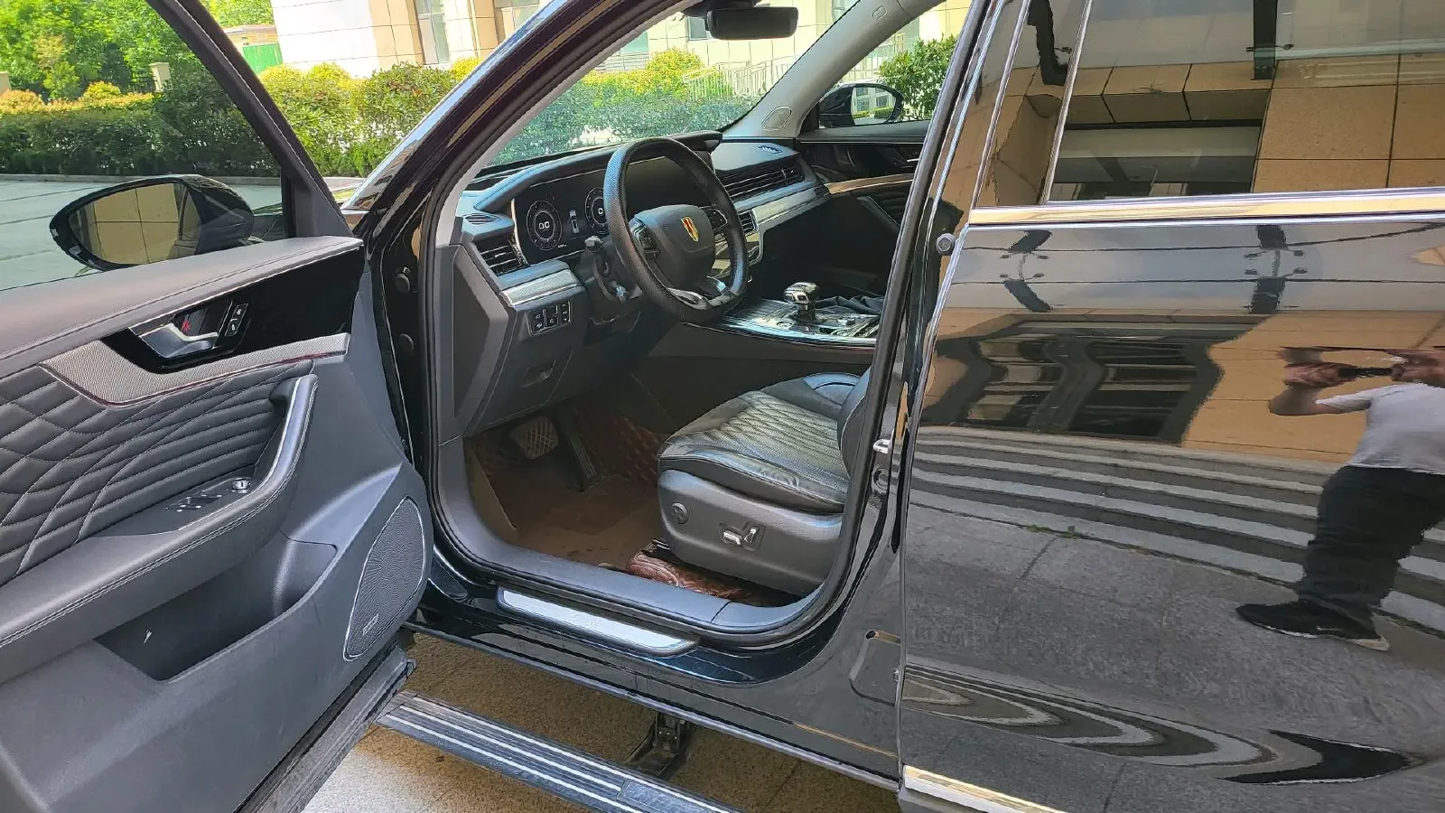 2022 HongQi HS5 2.0T 224HP L4 6AT,autocango,china used car exporter,china ev exporter,chinese used car exporter,chinese used ev exporter