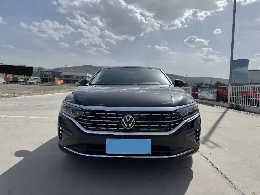 2025 Volkswagen Passat 2.0T 220HP L4 7DCT,autocango,china used car exporter,china ev exporter,chinese used car exporter,chinese used ev exporter