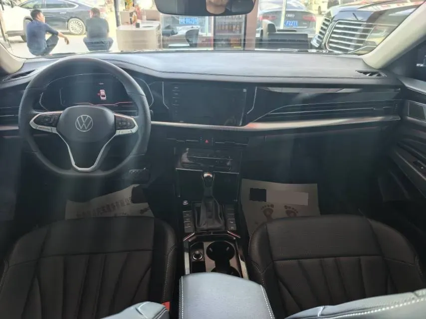 2025 Volkswagen Passat 2.0T 220HP L4 7DCT,autocango,china used car exporter,china ev exporter,chinese used car exporter,chinese used ev exporter