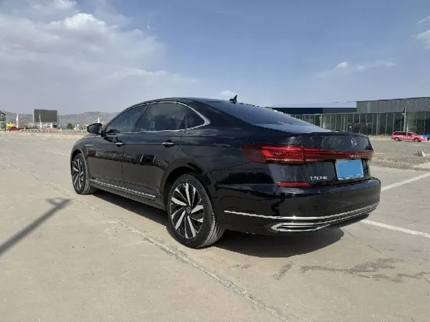 2025 Volkswagen Passat 2.0T 220HP L4 7DCT,autocango,china used car exporter,china ev exporter,chinese used car exporter,chinese used ev exporter
