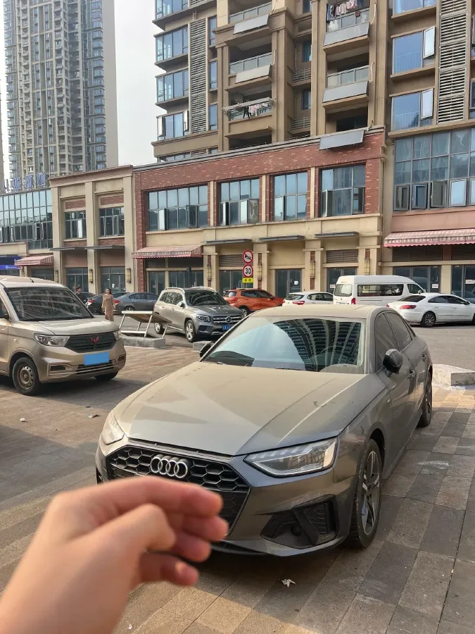 2022 Audi A4L 2.0T 190HP L4 7DCT,autocango,china used car exporter,china ev exporter,chinese used car exporter,chinese used ev exporter
