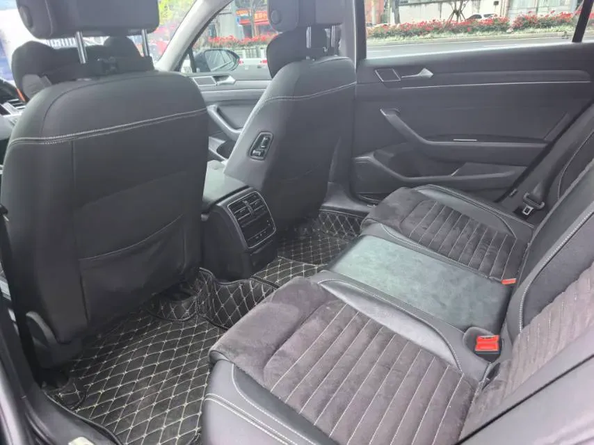 2020 Volkswagen Magotan 2.0T 186HP L4 7DCT,autocango,china used car exporter,china ev exporter,chinese used car exporter,chinese used ev exporter