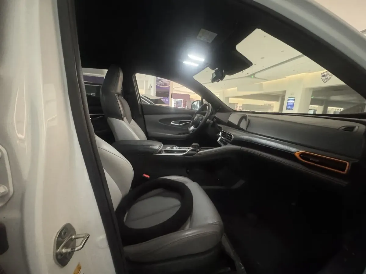 2022 ChangAn UNI-T 1.5T 188HP L4 7DCT,autocango,china used car exporter,china ev exporter,chinese used car exporter,chinese used ev exporter