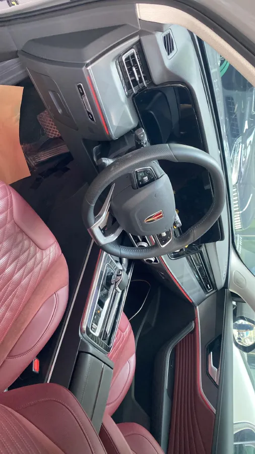 2023 HongQi HS5 2.0T 252HP L4 8AT,autocango,china used car exporter,china ev exporter,chinese used car exporter,chinese used ev exporter