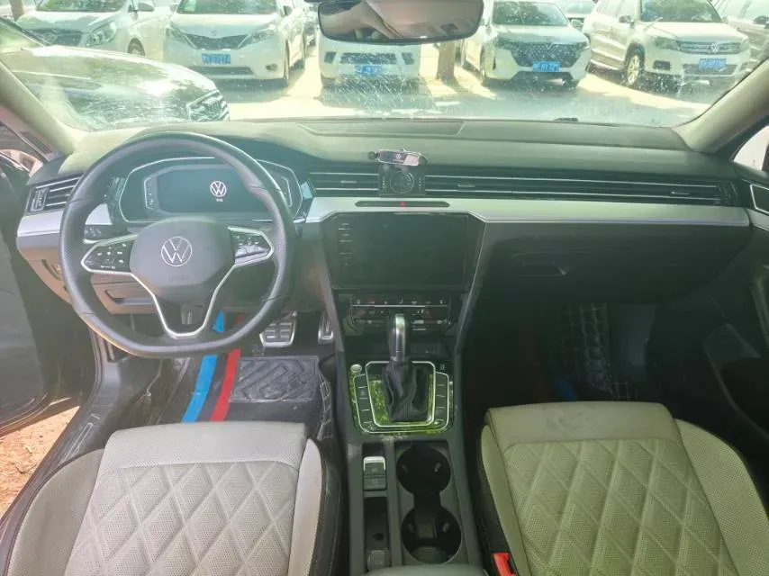 2023 Volkswagen Magotan 2.0T 186HP L4 7DCT,autocango,china used car exporter,china ev exporter,chinese used car exporter,chinese used ev exporter