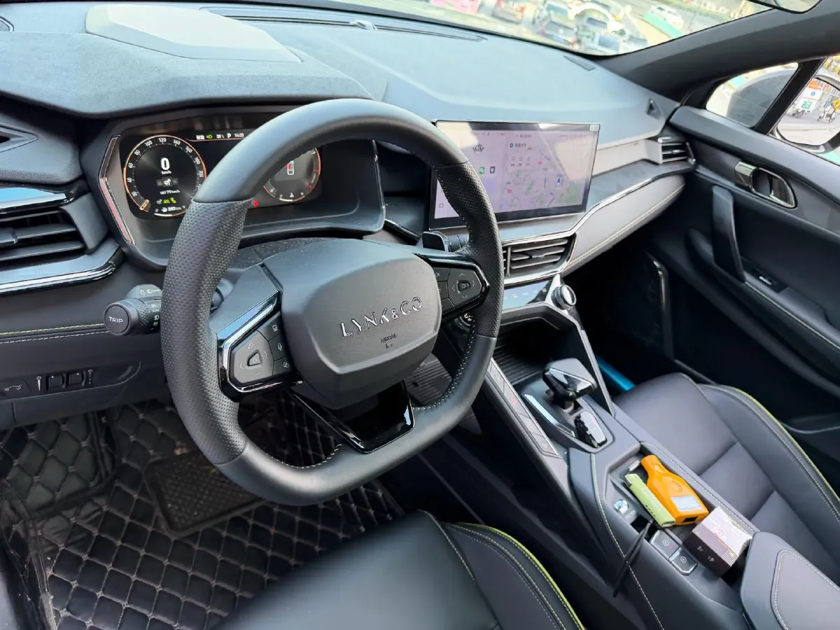 2023 LYNK&CO 06 1.5T 181HP L4 7DCT,autocango,china used car exporter,china ev exporter,chinese used car exporter,chinese used ev exporter