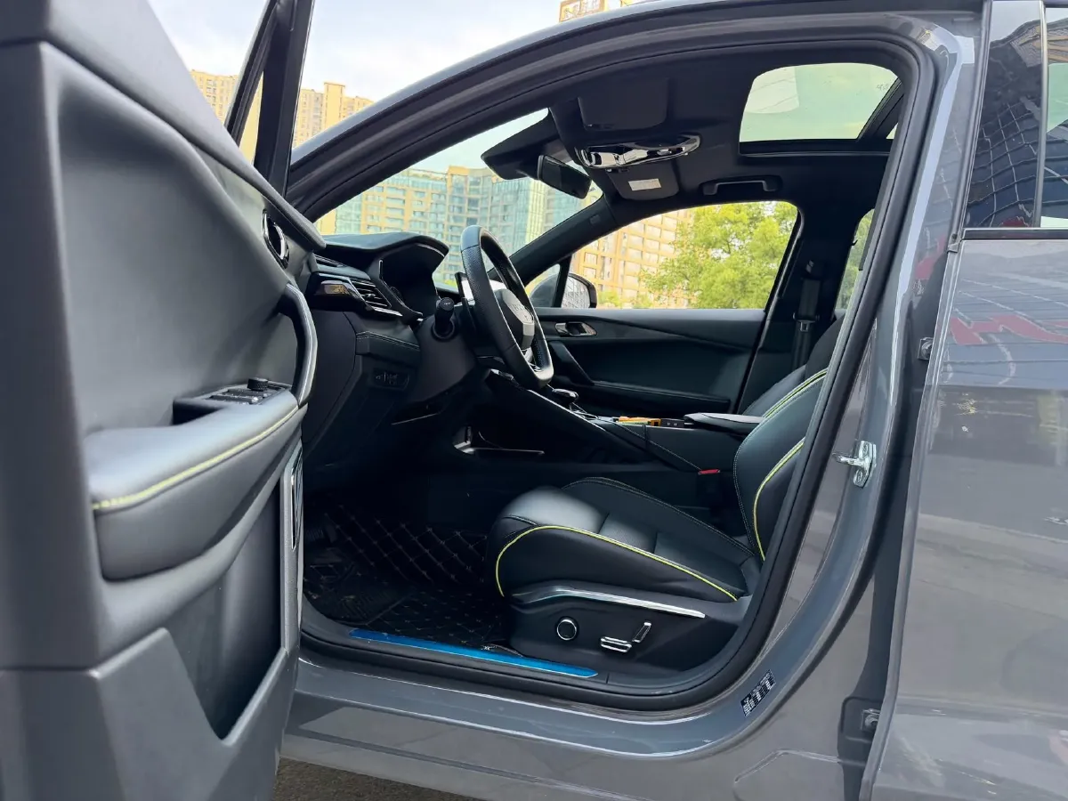 2023 LYNK&CO 06 1.5T 181HP L4 7DCT,autocango,china used car exporter,china ev exporter,chinese used car exporter,chinese used ev exporter