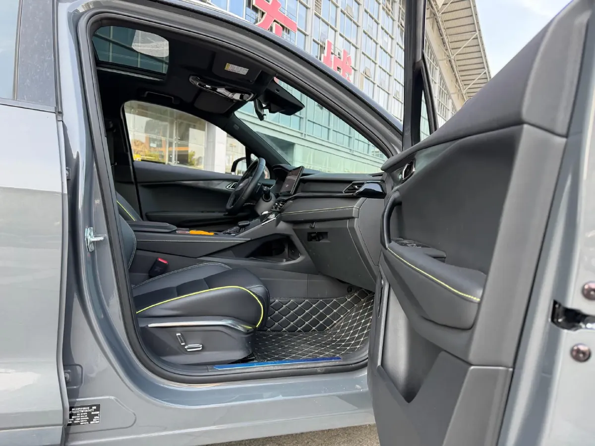 2023 LYNK&CO 06 1.5T 181HP L4 7DCT,autocango,china used car exporter,china ev exporter,chinese used car exporter,chinese used ev exporter