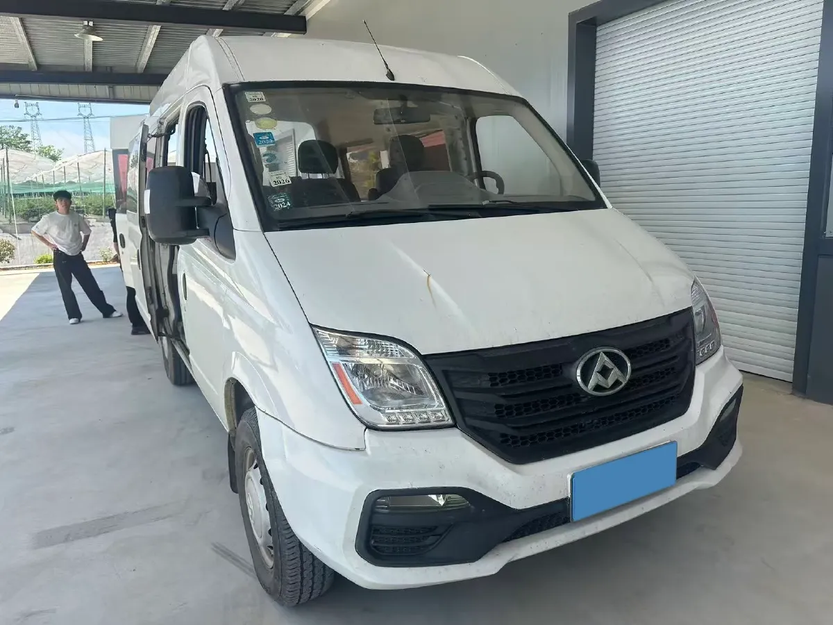 2018 MAXUS XinTu V80 2.5T 136HP L4 6MT,autocango,china used car exporter,china ev exporter,chinese used car exporter,chinese used ev exporter