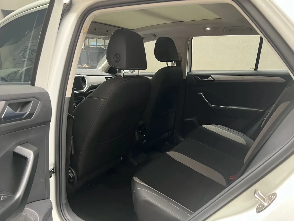 2021 Volkswagen T-Roc 1.4T 150HP L4 7DCT,autocango,china used car exporter,china ev exporter,chinese used car exporter,chinese used ev exporter