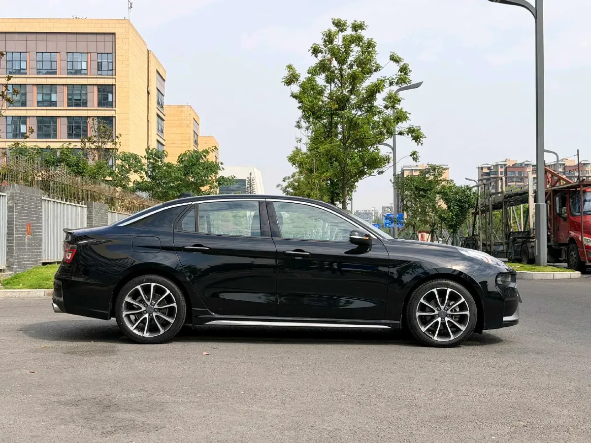2019 Qoros 5 1.6T 197HP L4 7DCT,autocango,china used car exporter,china ev exporter,chinese used car exporter,chinese used ev exporter
