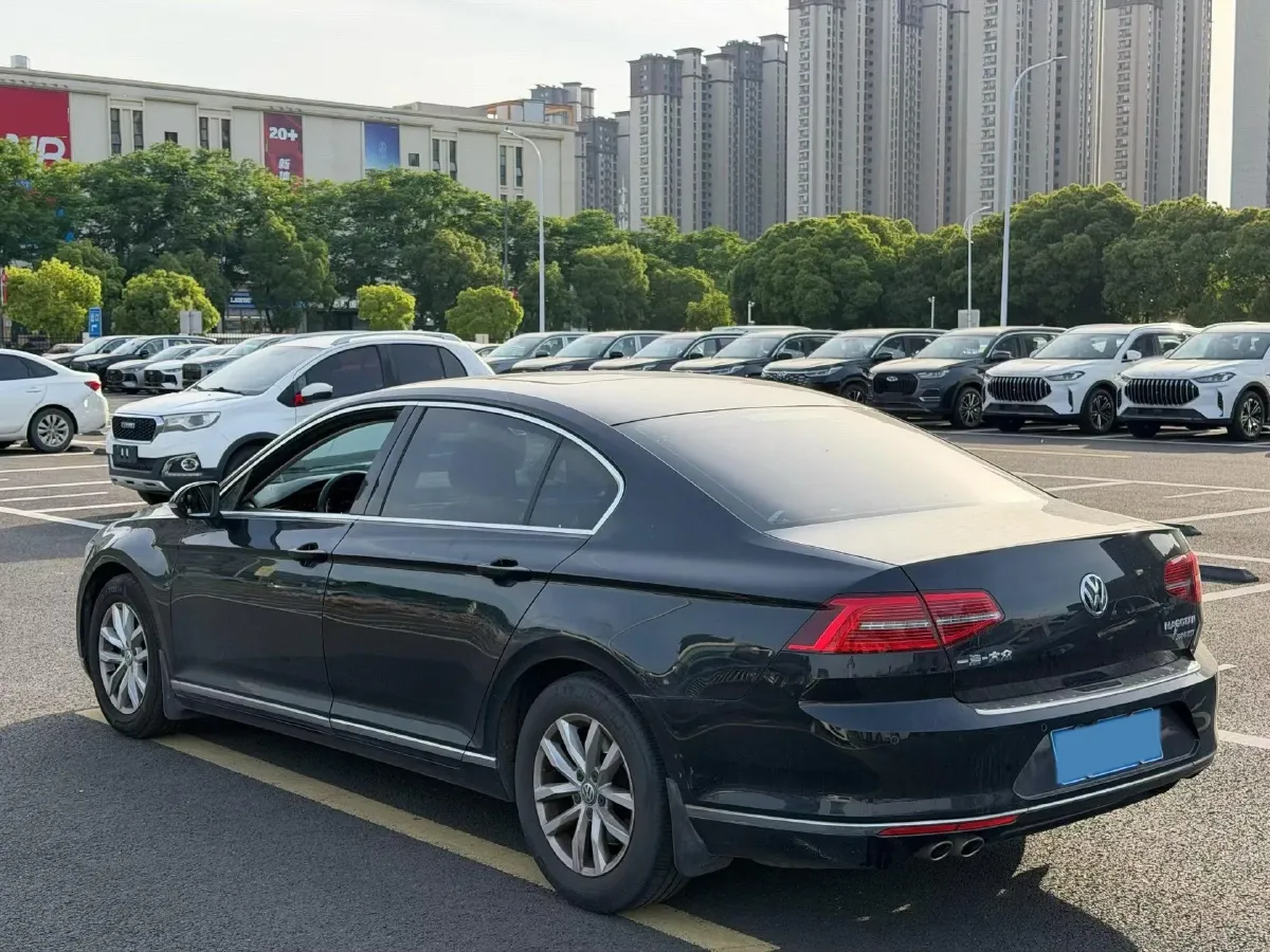 2017 Volkswagen Magotan 1.4T 150HP L4 7DCT,autocango,china used car exporter,china ev exporter,chinese used car exporter,chinese used ev exporter