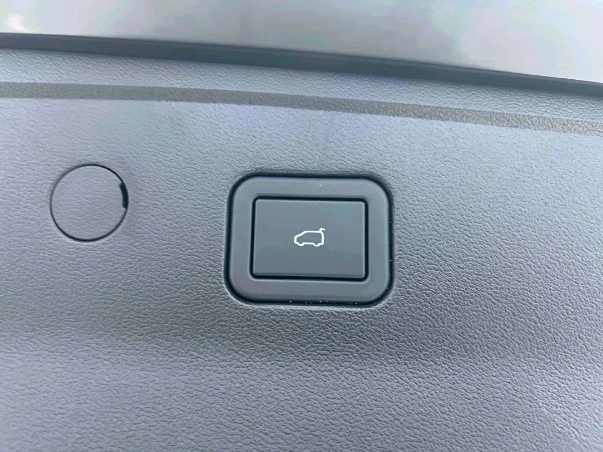 2024 BYD Song Pro 1.5L 110HP L4 E-CVT PHEV 12.9KWH,autocango,china used car exporter,china ev exporter,chinese used car exporter,chinese used ev exporter