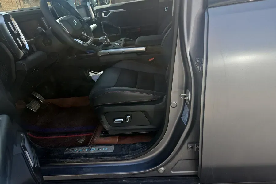 2024 Jetour ShanHai TravellerC-DM 1.5T 156HP L4 3DHT PHEV 43.24KWH,autocango,china used car exporter,china ev exporter,chinese used car exporter,chinese used ev exporter