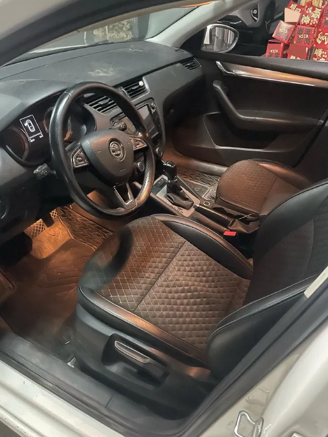 2018 Skoda Octavia 1.6L 110HP L4 6AT,autocango,china used car exporter,china ev exporter,chinese used car exporter,chinese used ev exporter