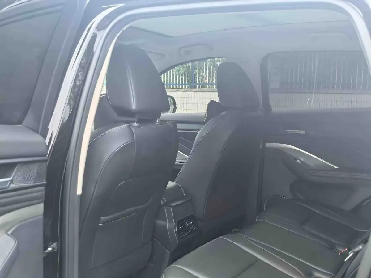 2021 WEY VV6 2.0T 227HP L4 7DCT,autocango,china used car exporter,china ev exporter,chinese used car exporter,chinese used ev exporter