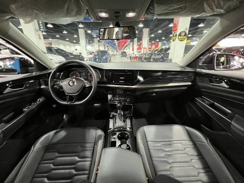 2021 Volkswagen Passat 1.4T 150HP L4 7DCT,autocango,china used car exporter,china ev exporter,chinese used car exporter,chinese used ev exporter