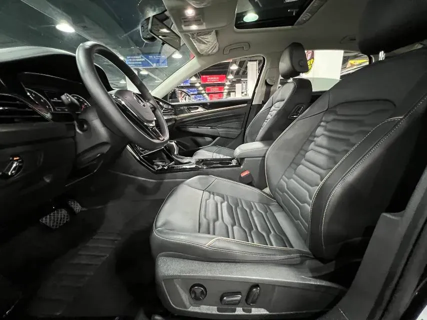 2021 Volkswagen Passat 1.4T 150HP L4 7DCT,autocango,china used car exporter,china ev exporter,chinese used car exporter,chinese used ev exporter