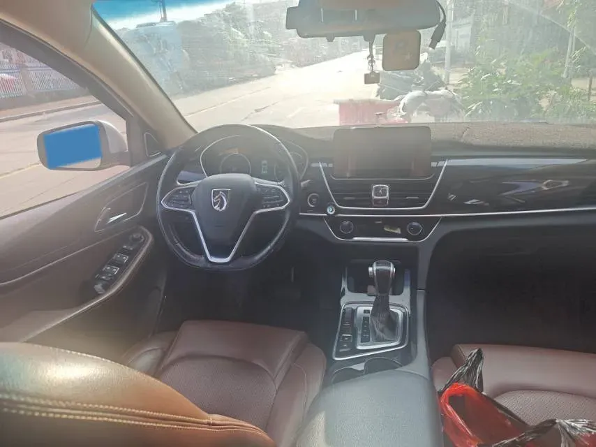 2017 BaoJun 560 1.5T 150HP L4 6DCT,autocango,china used car exporter,china ev exporter,chinese used car exporter,chinese used ev exporter